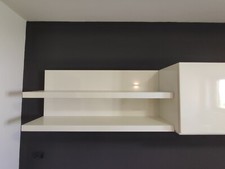 Libreria con mensole Pianca in legno laccato bianco parete attrezzata