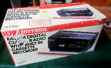 Radio d'epoca Emerson AM/FM lettore/registratore di cassette portatile AK2755. NOS.