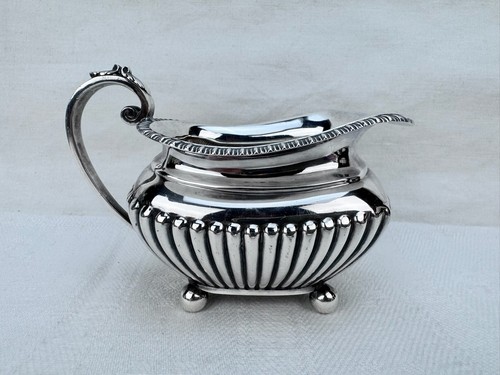 Lattiera stile queen - lattiera,