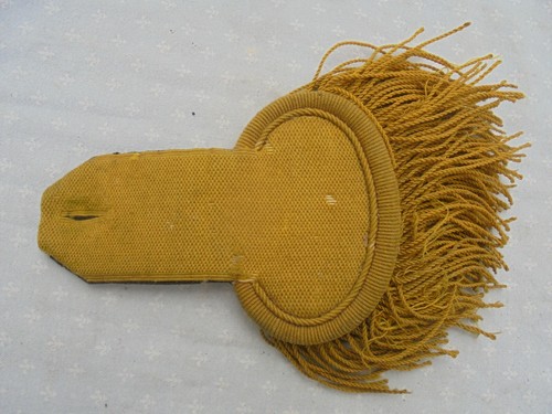 Une epaulette francaise - epaulette,