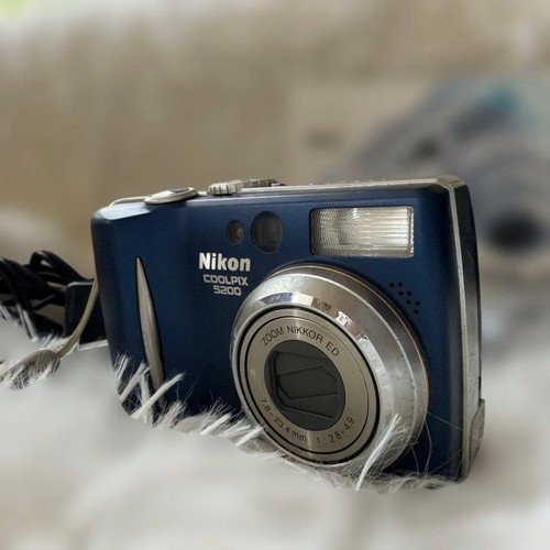 Nikon coolpix 5200 - nikon,