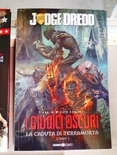 Judge Dredd: +4 book gudici Oscuri -  la caduta di Terta N° 1 - Editoriale Cosmo