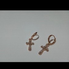 Orecchini a cerchietto colore oro con croce e pietre donna