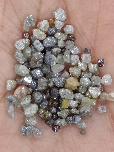 Diamanti sfusi grezzi naturali