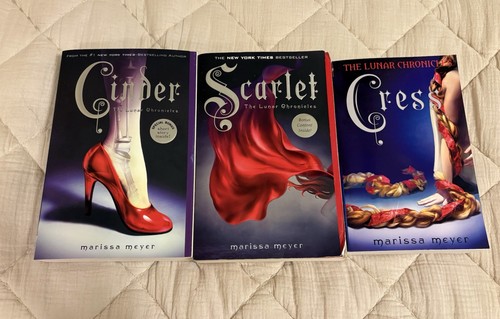 Marissa meyer book series - marissa,