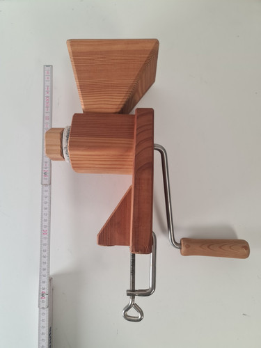 Mulino per cereali macina