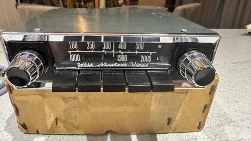 Vintage car radio - -, his