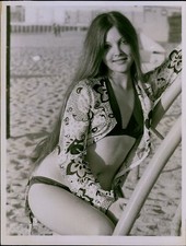 LG878 1972 Original Photo MOST GUARDED SCHOOLGIRL IN THE WORLD Hannah Ordan Glam