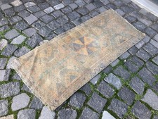 Tappeto piccolo vintage turco
