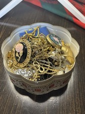 Lotto Avon - 45 pezzi - alcuni