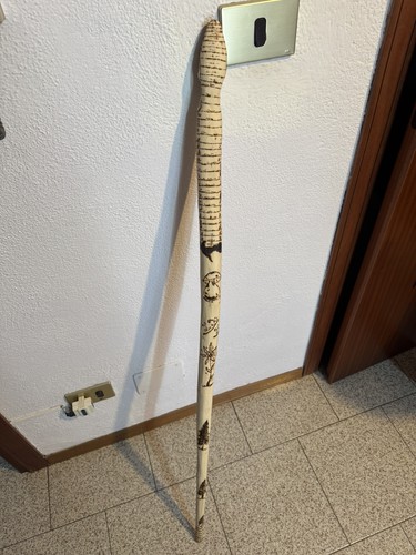 Bastone legno intagliato - legno, a
