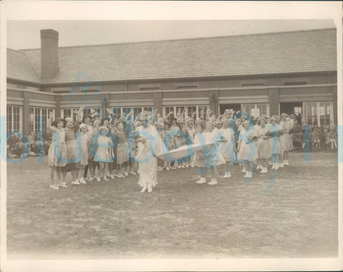 1930s press photo may day - may,