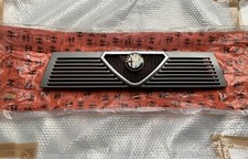 Mascherina Con Fregio Griglia Alfa 75 Prima Serie