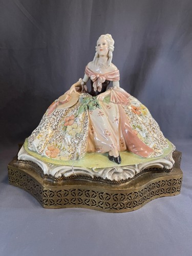 Statuina vintage stile