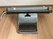 Macchina da scrivere Olivetti