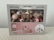 Nattou Giostrina musicale  Nina, Jade e Lili  Melodia "La-Le-Lu"