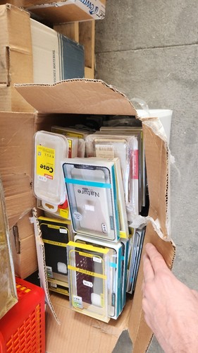 Stock custodie cellulari - di,