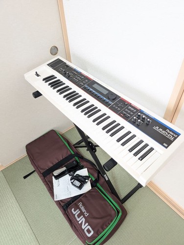 Sintetizzatore roland juno - sintetizzatore, di