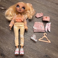 Bambola Rainbow High serie 3