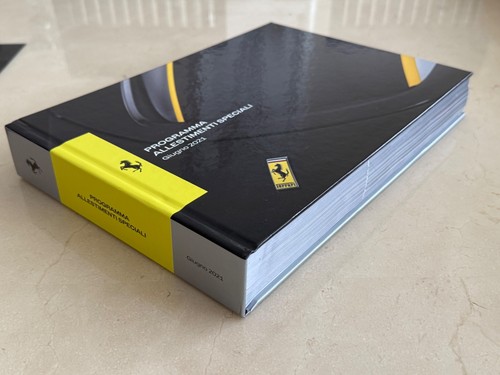 Libretto catalogo rilegato