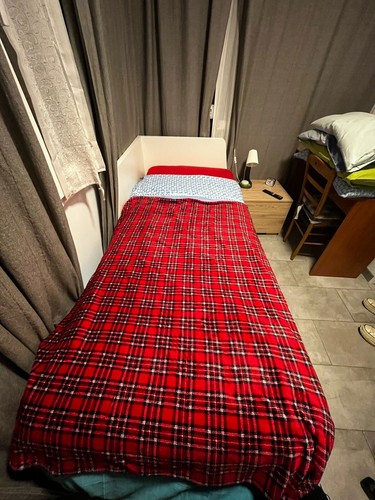 Letto singolo con - con,