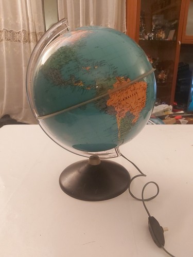 Mappamondo geografico luminoso