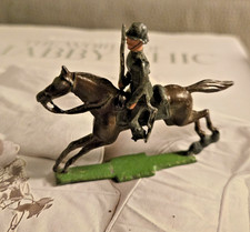 Heyde ufficiale a cavallo