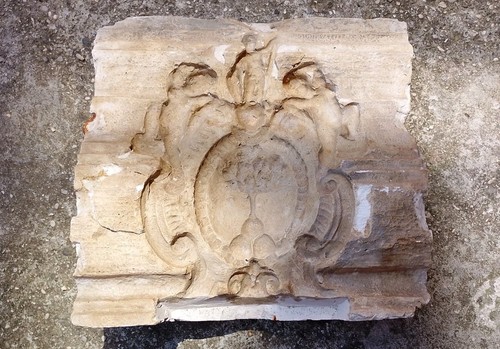 Vecchio gesso antico stemma - antico,