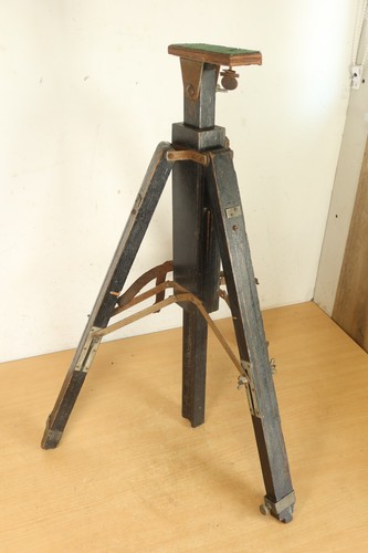 Antico treppiede legno - in,