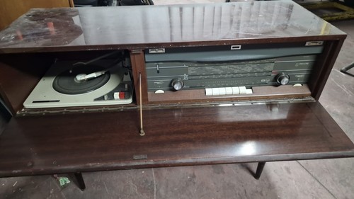 Radio vintage con giradischi - vintage,