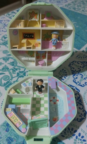 Polly pocket school - pocket-, polly's