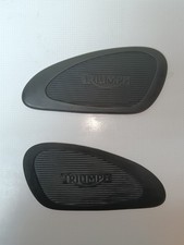 TRIUMPH GUANCE SERBATOIO IN GOMMA ORIGINALI  PER T100 E T120.