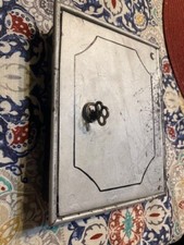 Cassetta di sicurezza antica