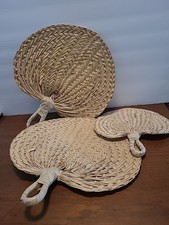 Ventaglio a mano in paglia