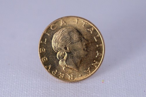 Italy 1993 200 lire unc - ~,
