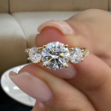 Fede nuziale tre pietre