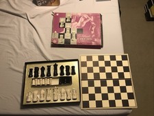 Scacchi Scolpiti di Ganine Set Gotico #1475 Edizione Salone 1961 Scatola Quasi Completa