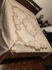 Copriletto matrimoniale in puro lino, ricamato e con applicazioni in vero Cantù