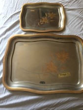 COPPIA DI VASSOI ACCIAIO 18/10 PIATTI RETTANGOLARI BORDATI IN ORO 24 K. 