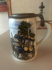 antico boccale birra in porcellana con decorazioni dipinto di vita quotidiana