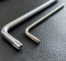 Coppia di chiavi/utensili