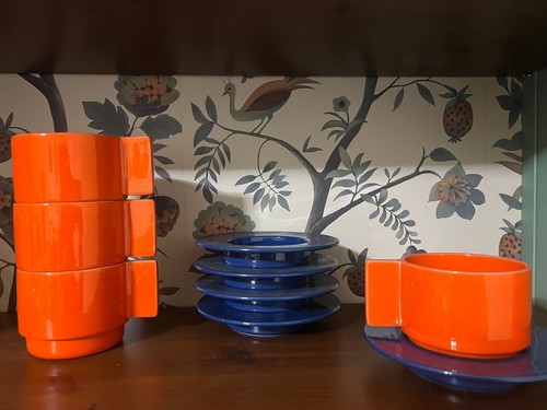 Tazze arancione vintage anni