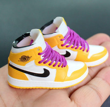 Accessori action figure 1/6 scarpe sneakers gialle per bambola giocattolo 12'' Lakers
