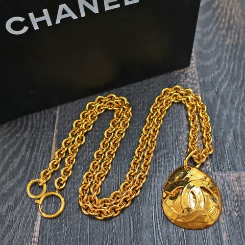 Collana con ciondolo - , chanel