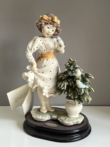 Statuina porcellana figura - ➰,