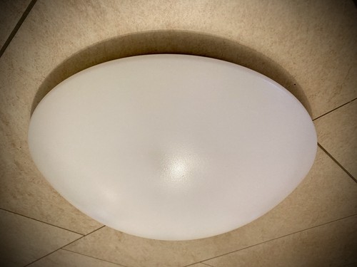 Plafoniera trilux luce - luce, diurna
