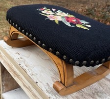 Poggiapiedi e sgabello a