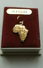 Ciondolo o ciondolo in oro