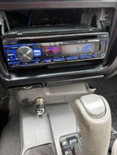 Alpine CDE-175BT  USED