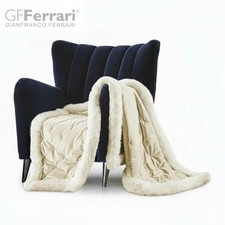 Plaid imbottito e ricamato a pois su tessuto di velluto di Gfferrari articolo PR